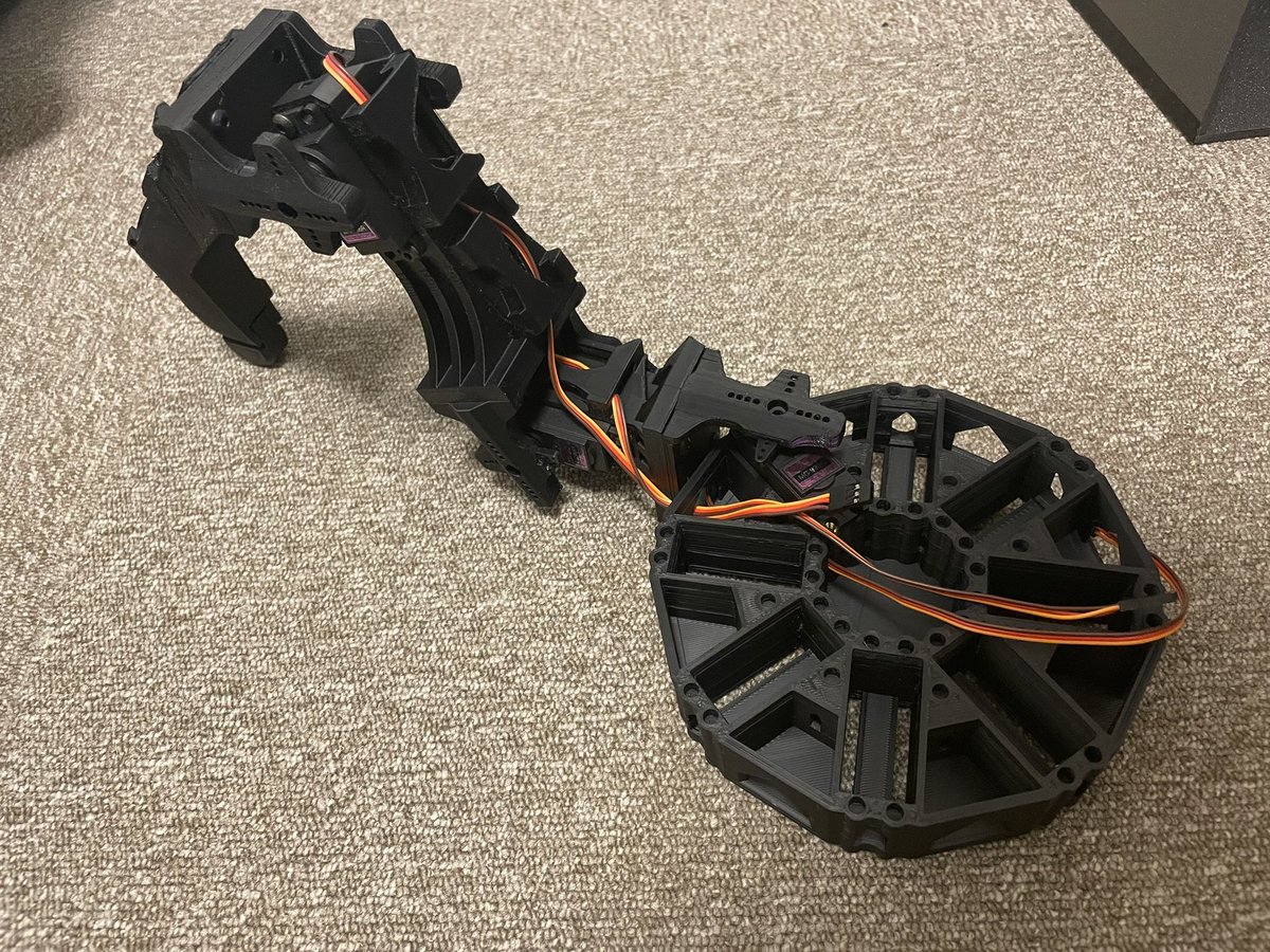 B_SKY_Lab's tweet image. 脚が1本生えました
この調子で試作第一号を作って動かしてみようと思います

#Rospider