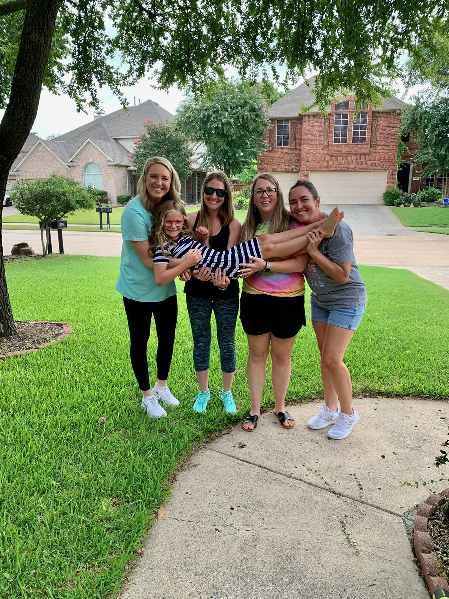 Visiting a non-related Walker star. #walstars #walkeratwork <a href="/MsCorumsStars/">Ashton Corum</a> <a href="/HubbardStars/">Lisa Hubbard</a> @J_philbrick