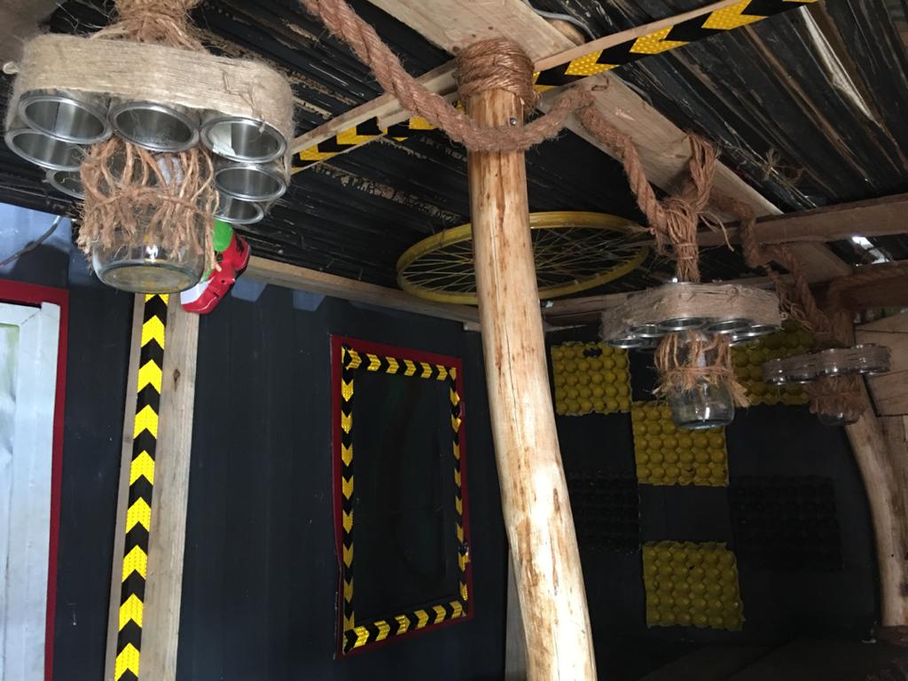 ItsNaamfest's tweet photo. Thank you @poetteardrops for sharing about the Waste Kitchen Studio for poetry and conversion of E-Waste. Your rhymes still rent the air across Nairobi River.
#NatakaTaka #STEPPproject #plasticrevolution https://t.co/2gFa6y8DaJ