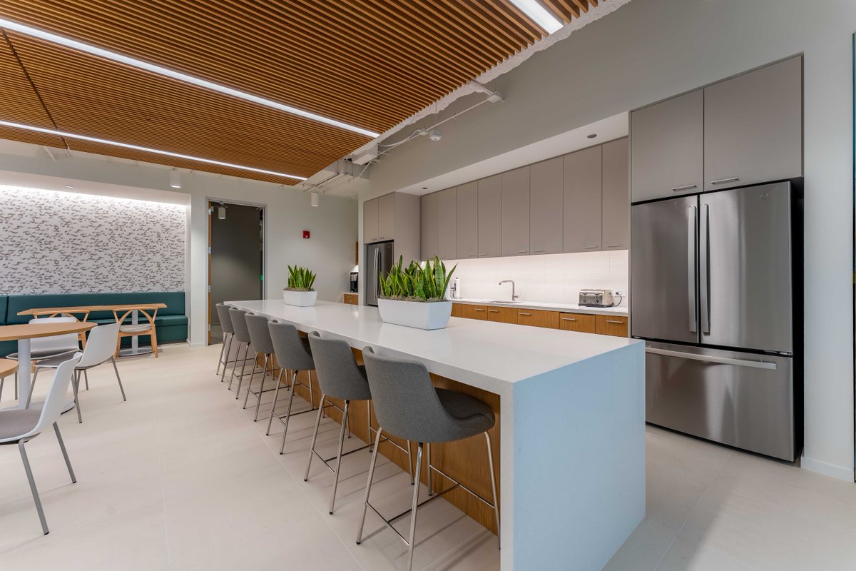 Power_Construct's tweet photo. By coordinating early release of demo work, accurate material procurement tracking, & weekly walks w/ building engineer, #PowerWorkplaceGroup delivered @nfp's space 3 weeks early! Congrats to the entire team & thank you to our subcontractor partners! @CBRE @perkinswill_CHI https://t.co/MrXmL1OEz0