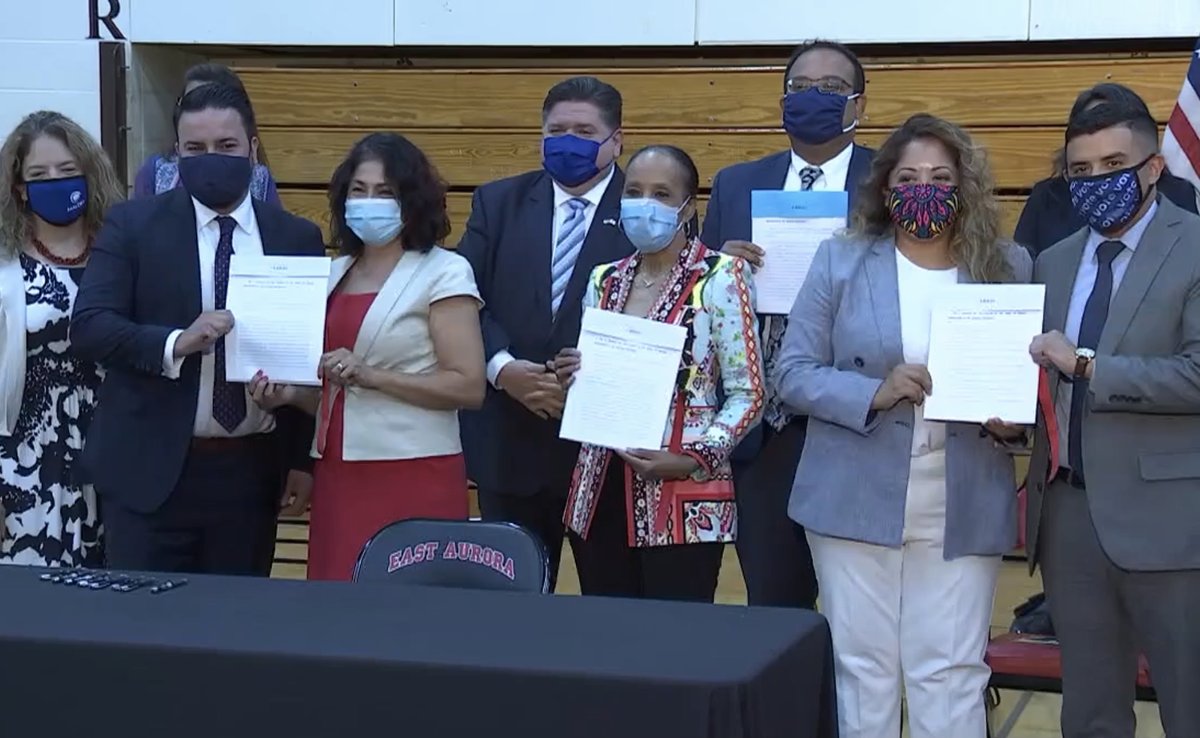 Today is a great day! My bill, the Illinois Way Forward Act, was signed into law. This provides certainty to immigrant communities and ends immigration detention centers contracts in Illinois. I will continue working, so immigrants can thrive, not live in fear.