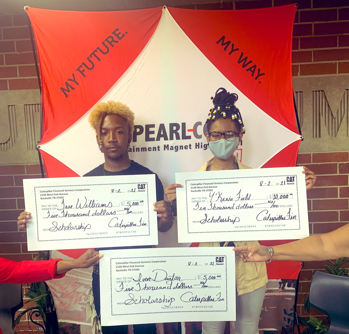 Congratulations to our #PearlCohn Firebirds Y’keria Fields, @IvenDayton and Trae Williams on receiving the inaugural <a href="/CatFinancial/">Cat Financial</a> scholarship that totals $20,000.00. We are filled #PRIDE as we watch you soar! <a href="/MiriamHarring14/">Miriam Harrington, Ed.D</a> <a href="/MetroSchools/">Metro Schools</a>