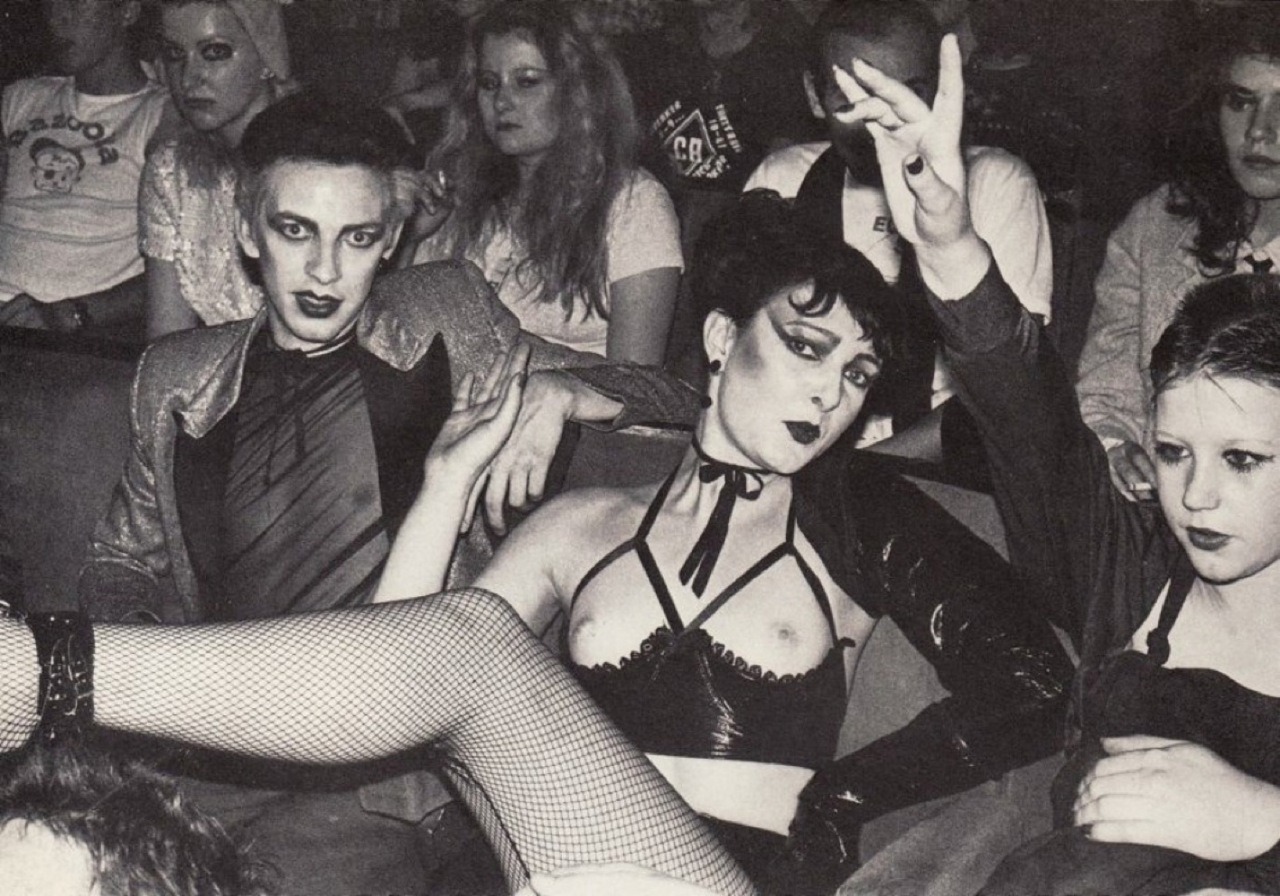 1.105. Siouxsie Sioux , Steve Severin in the audience of a Sex Pistols conc...