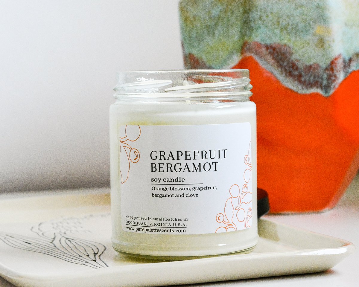 PurePalette's tweet photo. Check out our aromatherapy candles! We're blending our EO oils daily from lavender, lemongrass eucalyptus (customers' favorite), grapefruit &amp; bergamot, patchouli orange &amp; more. If you don't find the one you love, you can ask Usa, she may consider to make a special one just for U! https://t.co/SjGsErUVaG