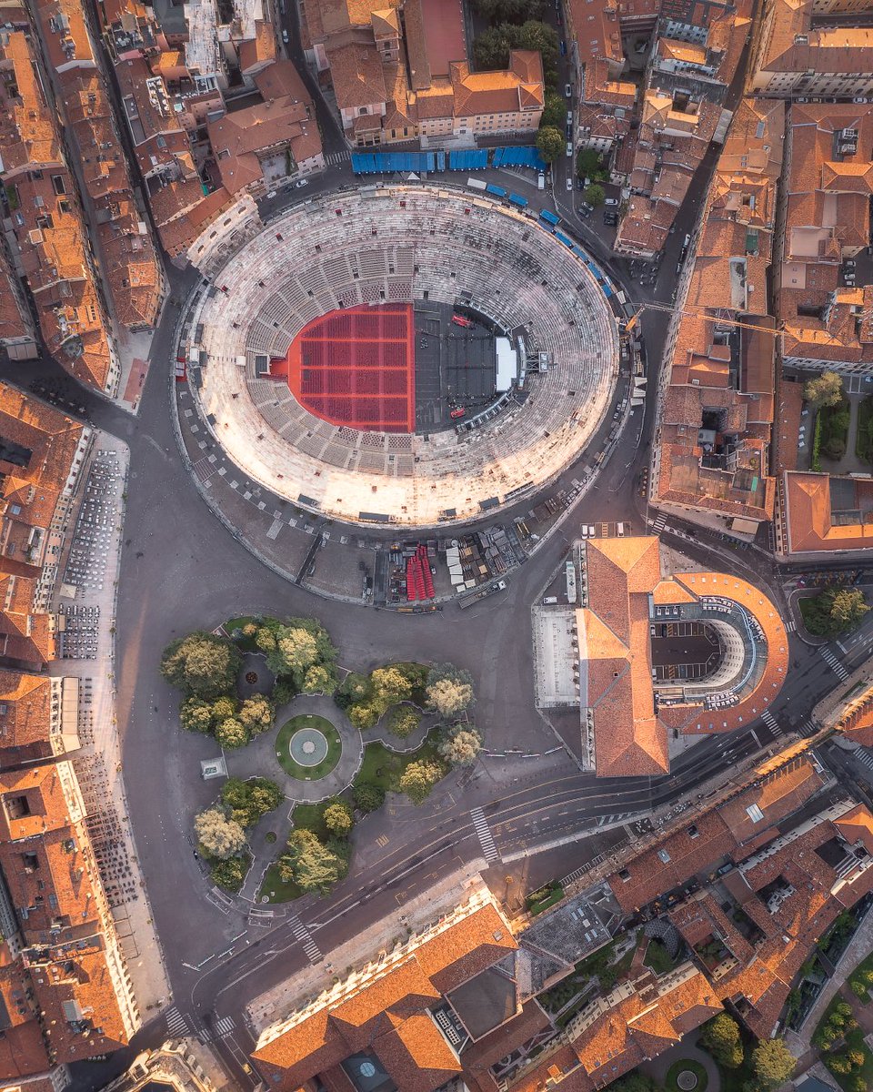 Some aerial pictures taken at down of one of my favourite Italian cities.
#verona #veronaitalia #veronapictures #visitveneto #arenadiverona #veneto #ilikeitaly #venetotravel #veronaitaly #italianstravelling #italiait #italiainunoscatto #italiainfoto