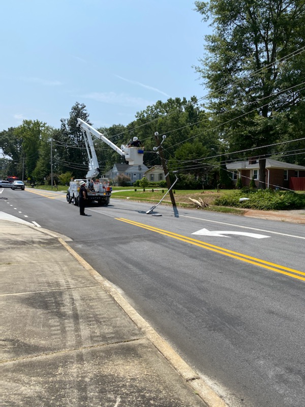 #Fairburn #Traffic A vehicle collision has damaged a utility pole on Elder Street. This has caused a power outage in the area, including several traffic signals on Hwy. 29. Remember to treat any traffic signal as a 4-way stop if the signal has no power.