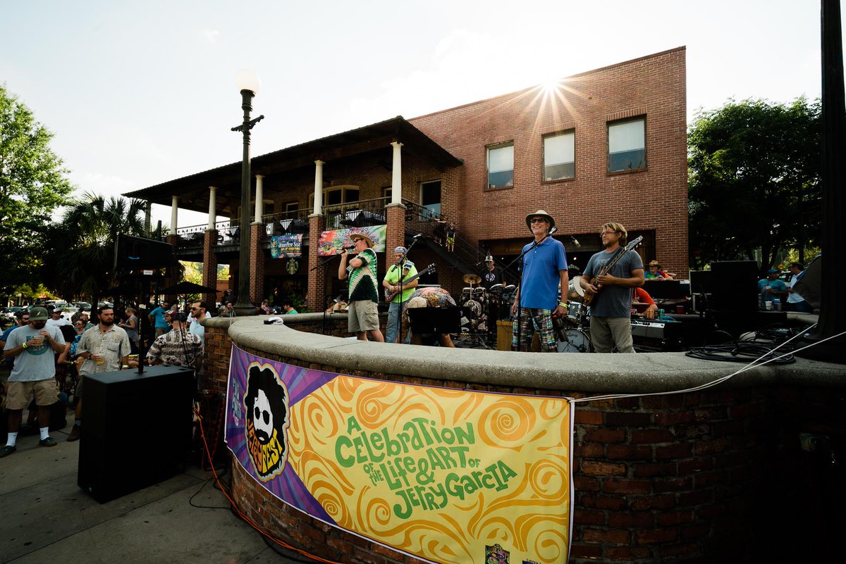 FivePointsSC's tweet photo. Yesterday would have been Jerry Garcia's 79th bday! In his honor, #FivePoints & @LooseLucys5Pts announce the return of #JerryFestโlive and in-personโon Sunday, October 3rd! A FREE outdoor concert held at the main Five Points fountain from 2-10pm!
#lovefivepoints #playfivepoints https://t.co/mGpQhmfPxh