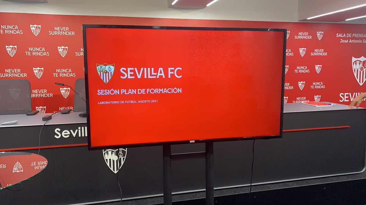 CanteraSFC's tweet image. En la ciudad deportiva no se para y los equipos de fútbol 11 (desde el #SevillaFCJuvB al #SevillaFCInfB) de la #CanteraSevillaFC ya trabajan de cara a la próxima temporada.

¡A cumplir los objetivos, equipos! 💪⚪🔴