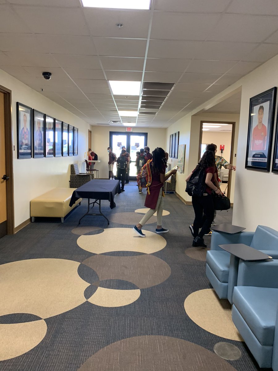 MejiaSylvia's tweet photo. There is nothing in the world like the first day school. Today @ASUPrepAcademy #CasaGrande we welcome back our students to in person learning. @DsernaTeach @edtechSAE @JulieYoungEDU #BetterTogether #Prepsfirstday #asuprepblends https://t.co/18fwRIDuY5