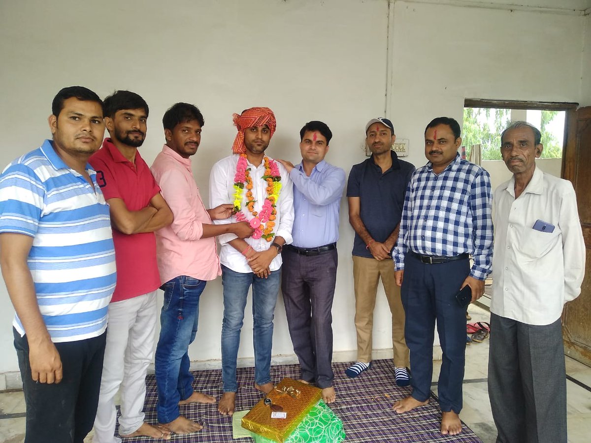 कर्मचारियों के हितों के साथ लगातार खड़े रहने के लिए हमारे साथियों ने स्वागत कर  धन्यवाद दिया। 
#कंप्यूटर_भर्ती की मांग को लेकर आंदोलन में सहयोग को साथियों ने सराहा। 
<a href="/RajasthanGOA/">राजस्थान राजपत्रित अधिकारी संघ</a>