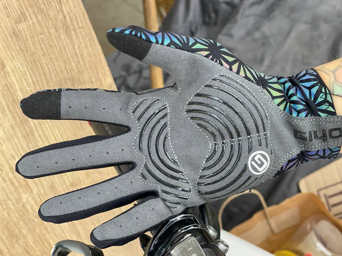 solobicimx's tweet photo. Ya disponibles en talla chica, mediana y grande los guantes completos  tornasol $550, más información por mensaje 🙂 https://t.co/i7pfwwEmnN