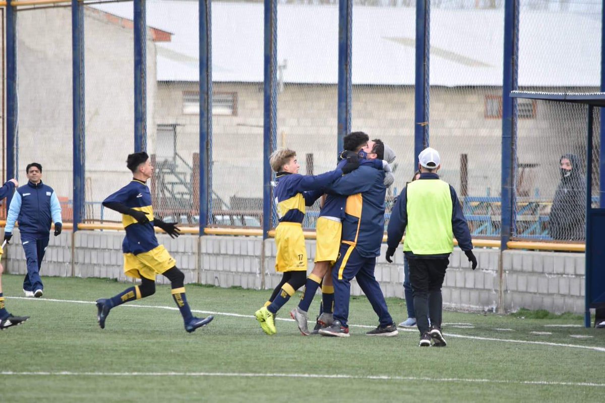 Esos abrazos de gol que llegan hasta el alma⚽️

Boca Campeón⚽️🏅