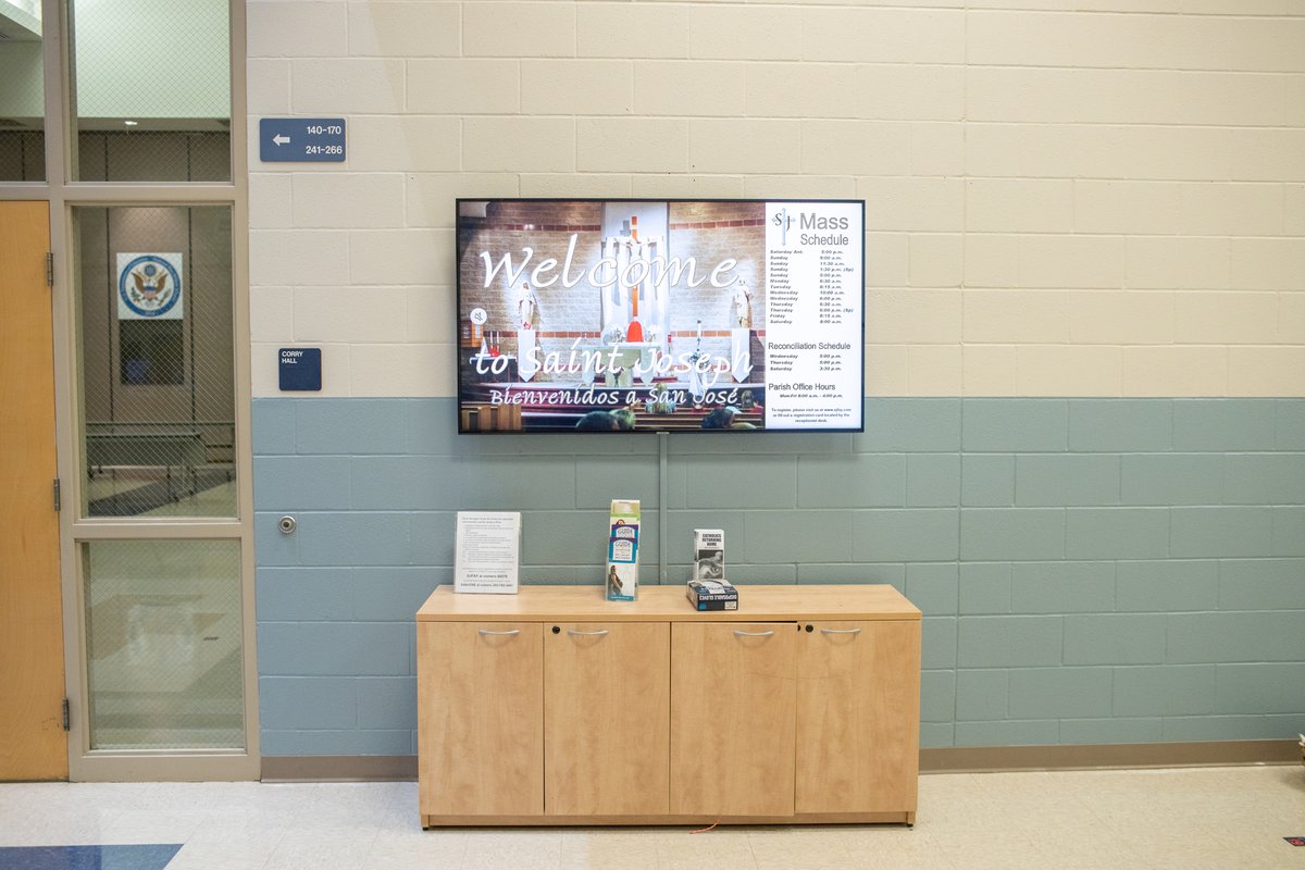 AuroraDigSign's tweet image. Life is tough right now. Our digital signage software platform can make it a little easier. Let Aurora handle your Covid communications with guests so staff can focus on their jobs. Business licensed music now available too!