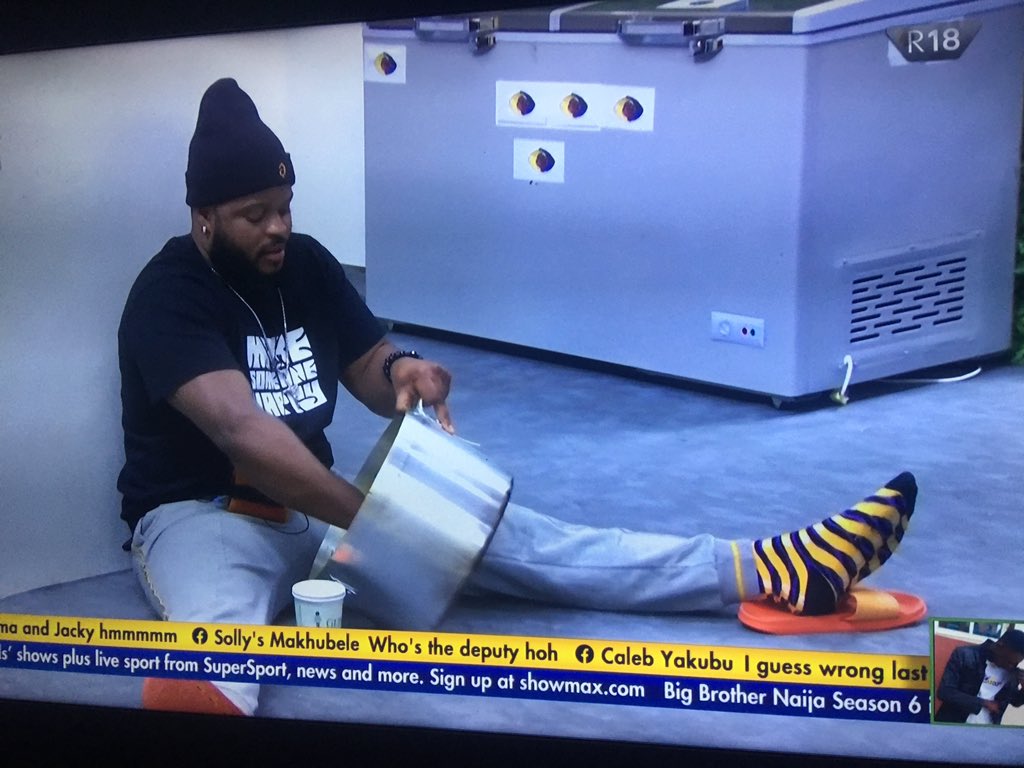 herjuicebox's tweet photo. sapa nice tactics👏 #BBNaija https://t.co/7xjFmiHqF0