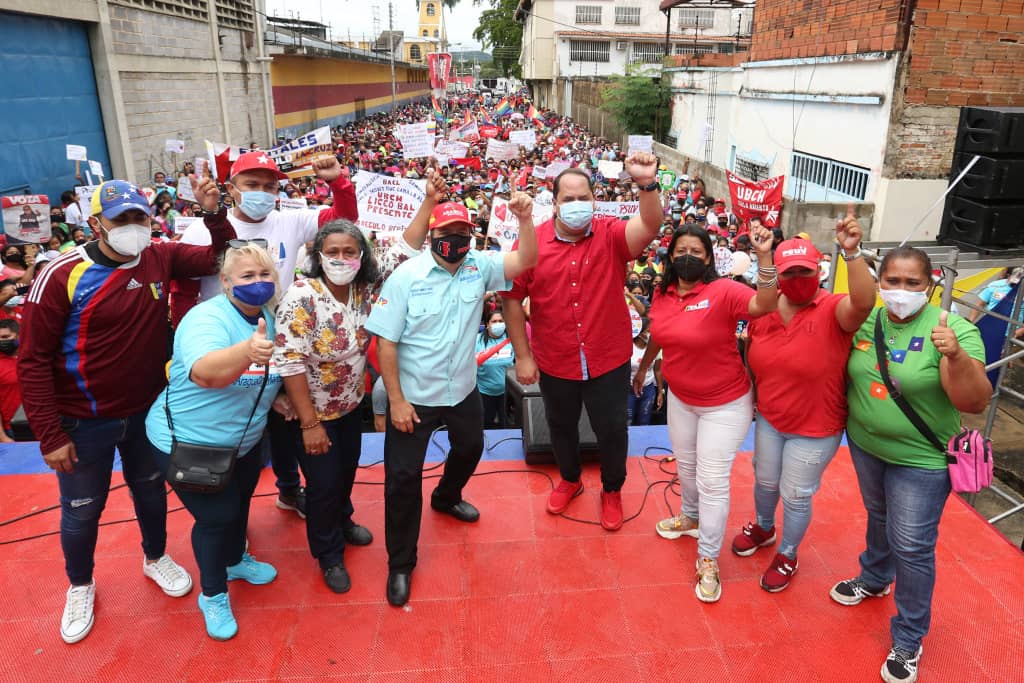 Ya ganamos viva nuestra revolución con Marcos torres y reguló de la cruz .