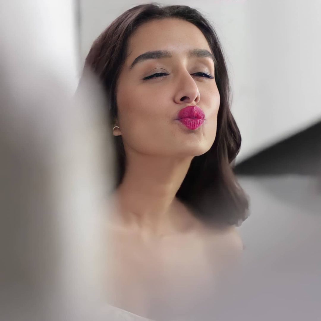 lynlomls's tweet photo. How can someone be that beautiful ?
#shraddhakapoor = PERFECTION 💜 https://t.co/Al3GPRNFV4