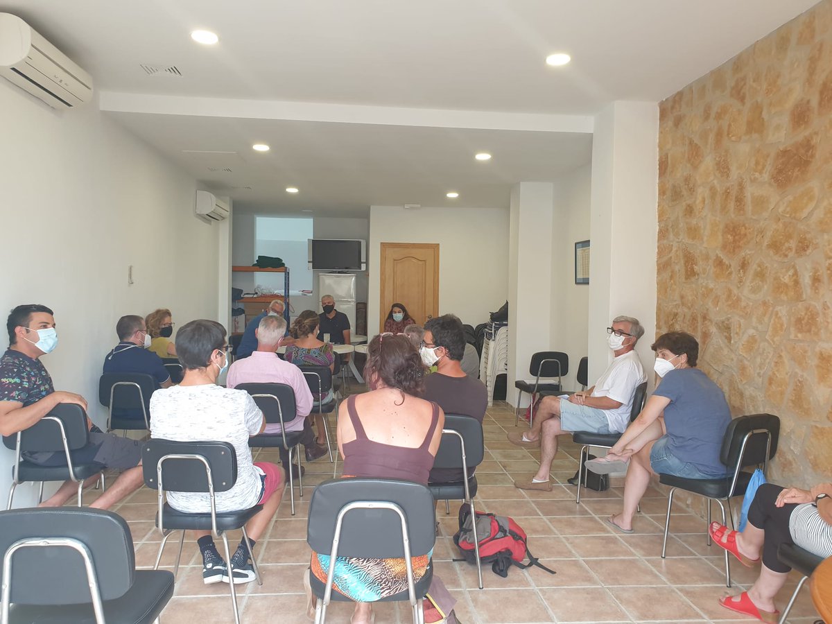 El Departament de Territori engega un procés participatiu per recuperar les finqués de Banyalbufar i la seva producció agrícola

Es vol crear una xarxa per comercialitzar el producte local i posar en valor el segell de la Serra

En vols saber més? 👉 bit.ly/TallerParticip…