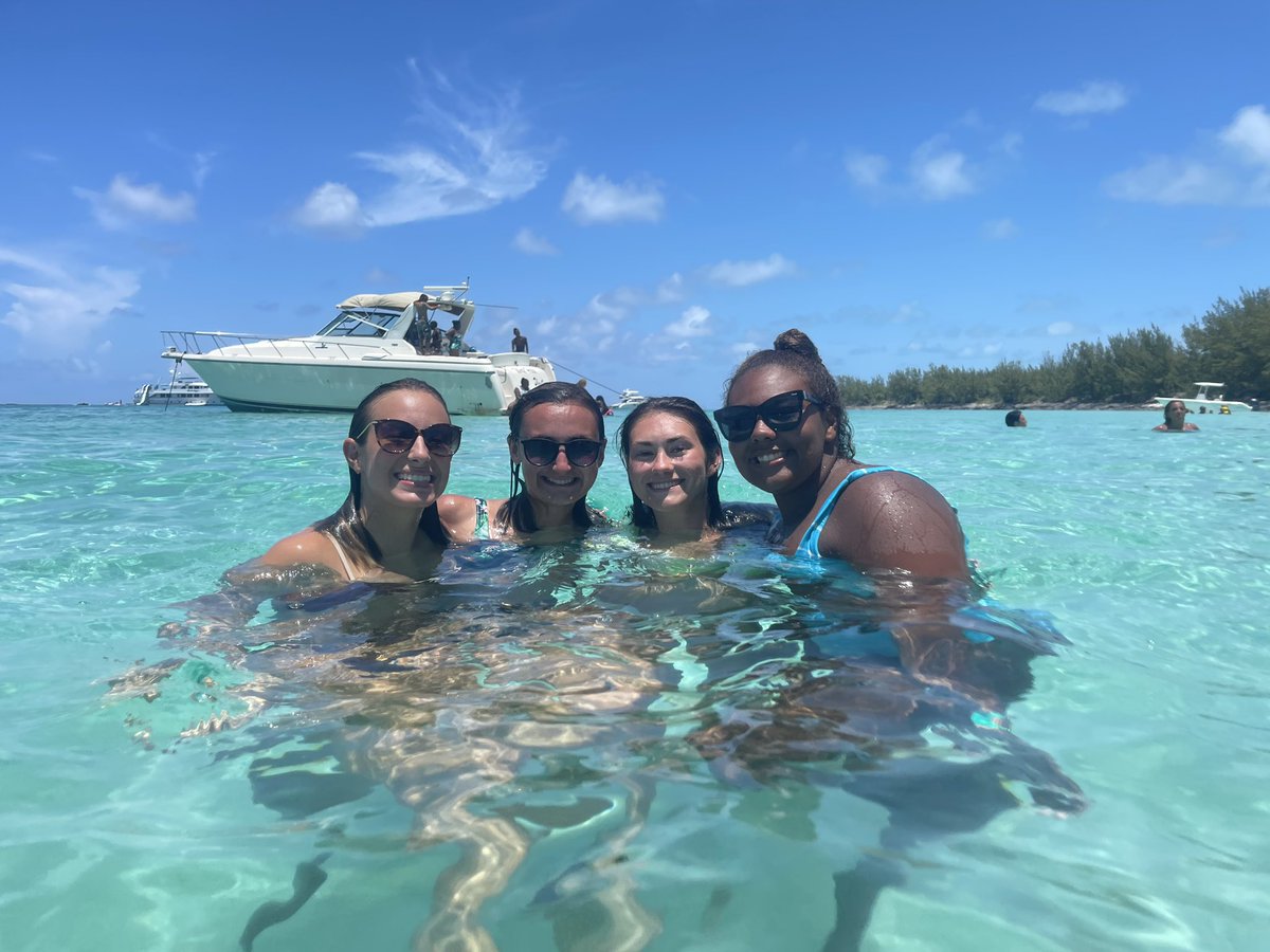 A little fun in the ☀️ here in the Bahamas!! 🔷🔶