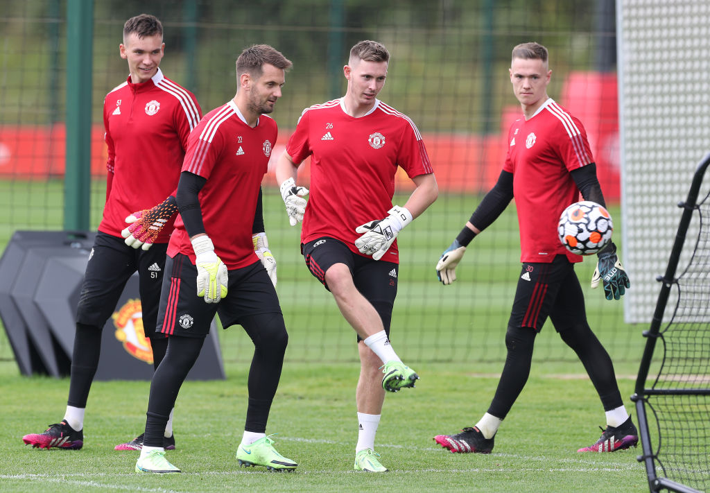Mirror Football Dean Henderson To Miss Man Utd Training Camp As He Continues Recovery From Covid T Co 4e4rzcly Mirror Football Dean Henderson To Miss Man Utd Training Camp As He Continues Recovery From Covid T Co 4e4rzcly