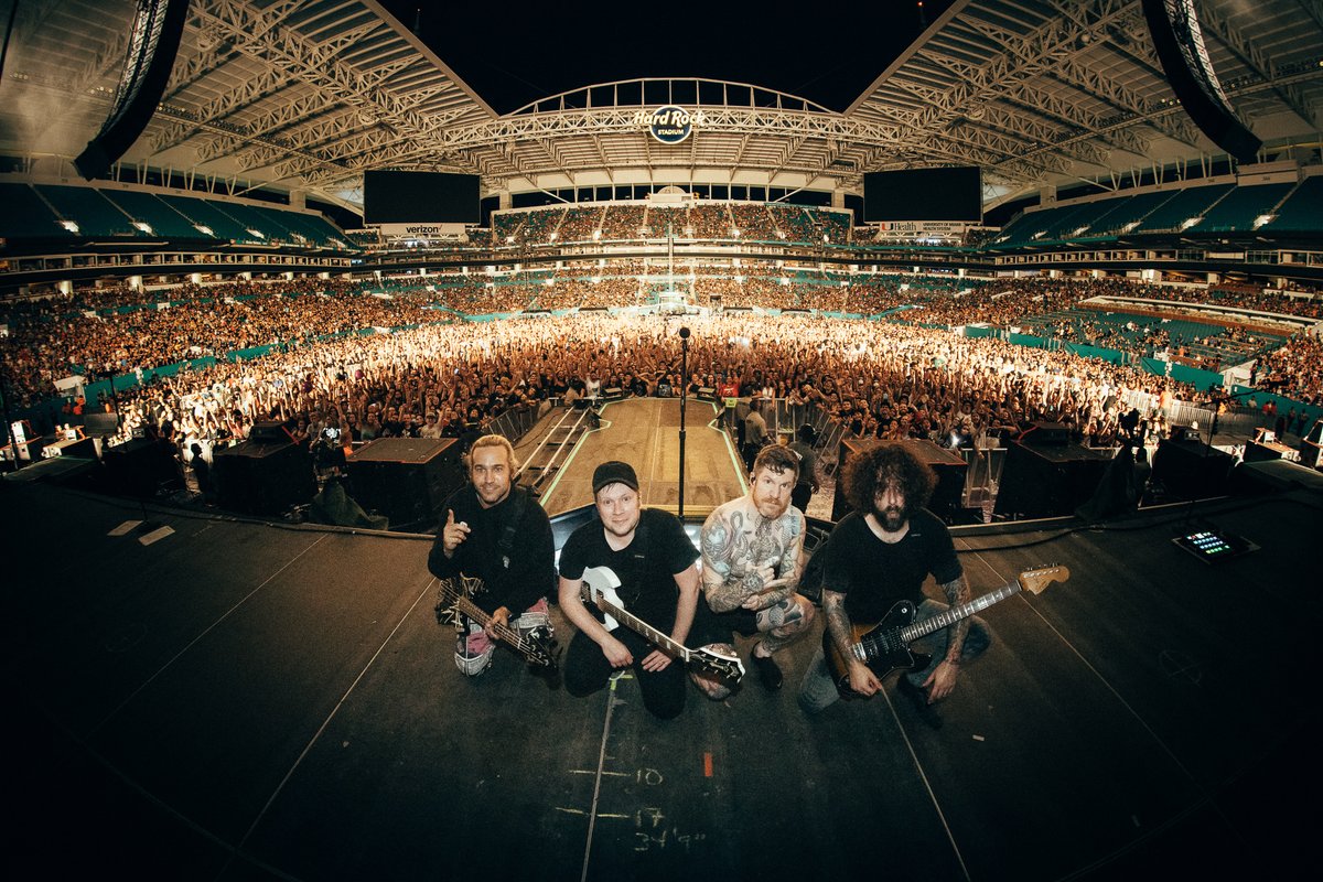 miami hangs 🤙🏼

📸<a href="/ElliottIngham/">Elliott Ingham</a>