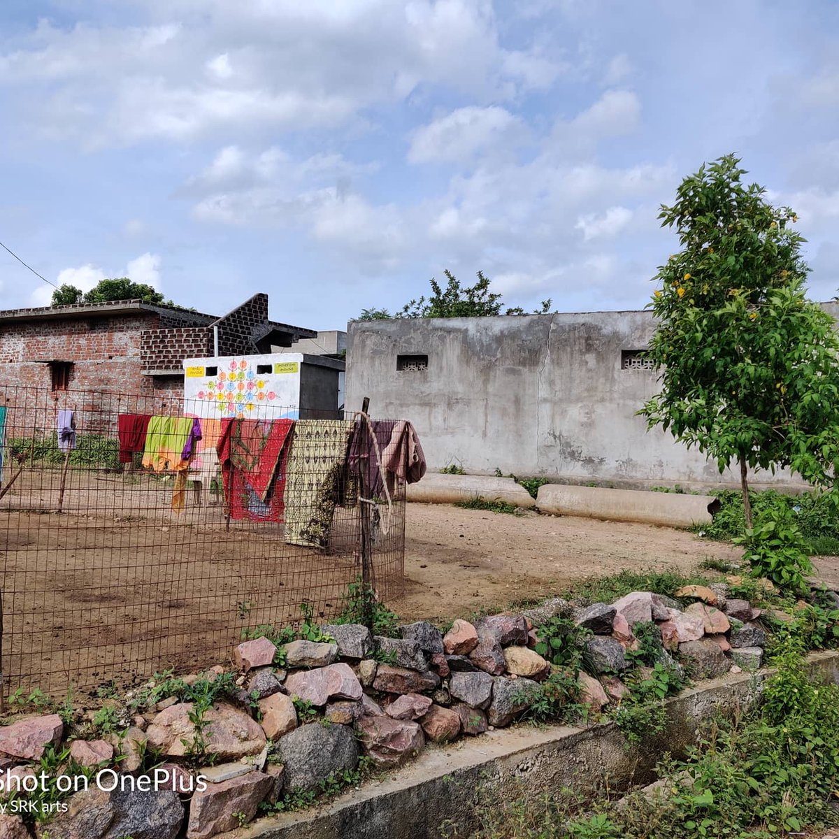 Ramakanth1437's tweet photo. Education to doorsteps / పిల్లల వద్దకే చదువు / day - 1...
Corana కారణంగా school కి రాలేక పోతున్న పిల్లల కోసం village లోని walls పైన పిల్లలు చదువుకోవడానికి Concepts రాస్తున్నా...
For full video click on
https://t.co/OgGV4CANwl https://t.co/Op0bogKkpw