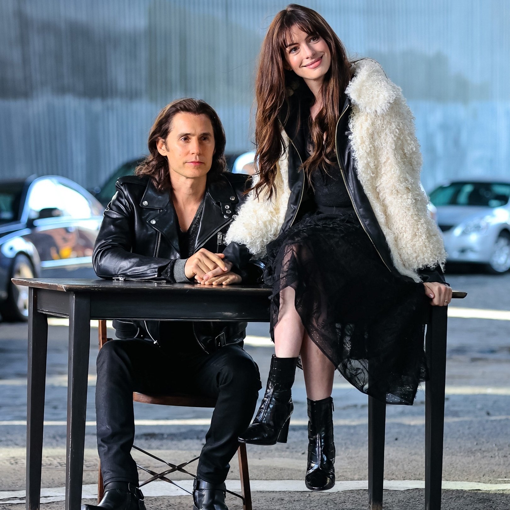 𝑮𝒂𝒃𝒔 🦇 on X: "Jared Leto and Anne Hathaway portraying Adam Neumann and Rebekah Paltrow Neumann 📸 https://t.co/KBqRRGH9sh" / X