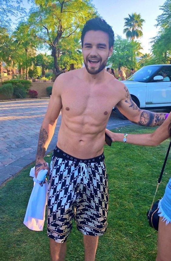 lpshirtless's tweet photo. welcome to our profile!! 
your daily source for shirtless Liam Payne. 😽 https://t.co/PaVvVgz4JM