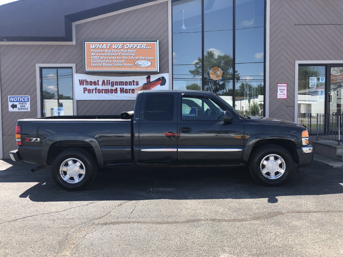 RisnerAutoGroup's tweet image. ⭐️NEW INVENTORY⭐️

05 GMC Sierra 1500 Ext Cab 8ft bed
182,500 miles ✅
Roll up bed cover ✅

03 Buick LeSabre Custom
104,000 miles ✅
20+ MPG ✅

Stop in soon before they are gone! 
1809 Baltimore Street  Defiance, OH 43512 /// 419-980-9745