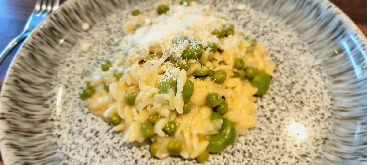 Tweaked <a href="/Nigella_Lawson/">Nigella Lawson</a> orzo risotto with the last of the homegrown peas and second crop of broad beans ☺