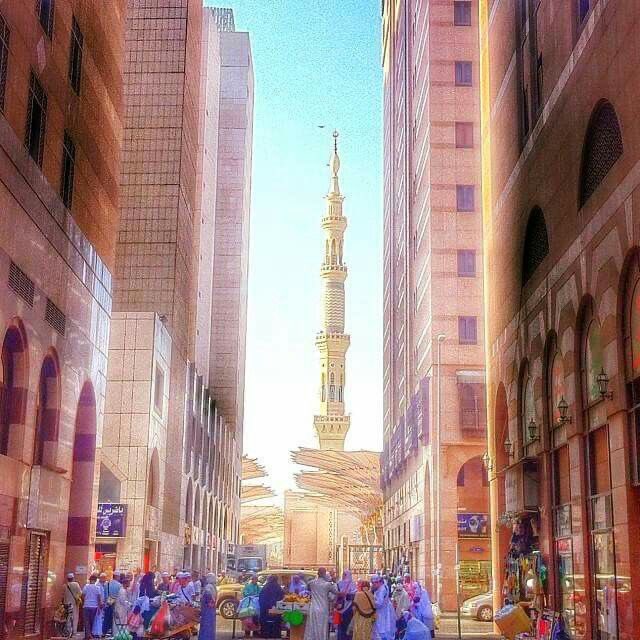 ثريد 

لو حاب تزور #المدينة_المنورة هذا ثريد عن الاماكن السياحية والترفيهية

يزعل لما اقول لأحد تعال زورنا يقول ماعندكم شي! بجي يوم الحرم وامشي😒

طبعا هذا اكبر شرف لنا الحرم❤️، ولكن هنا راح اعطيك اكثر اماكن تنبسط فيها

-لايك لو فكرت بيوم تزور المدينة
-رتويت لو انت من اهل المدينة