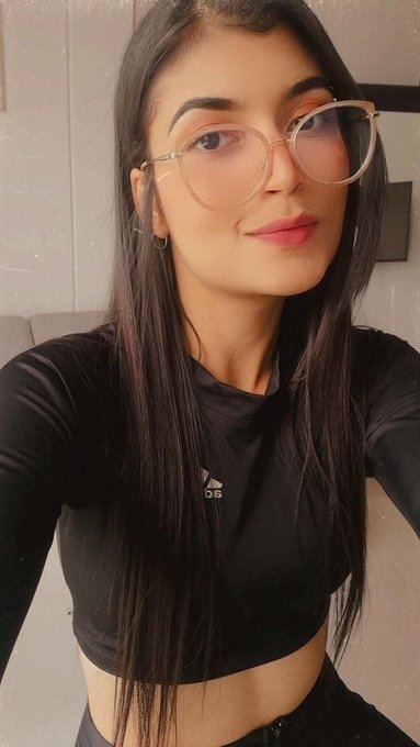 Guys go to my friend's room and make her cum with #hot vibes #live @Lolita19Lola  https://t.co/ZdilV4tIA5<a href="/tag/hot"class="tags"><span>#hot</span></a><a href="/tag/live"class="tags"><span>#live</span></a>