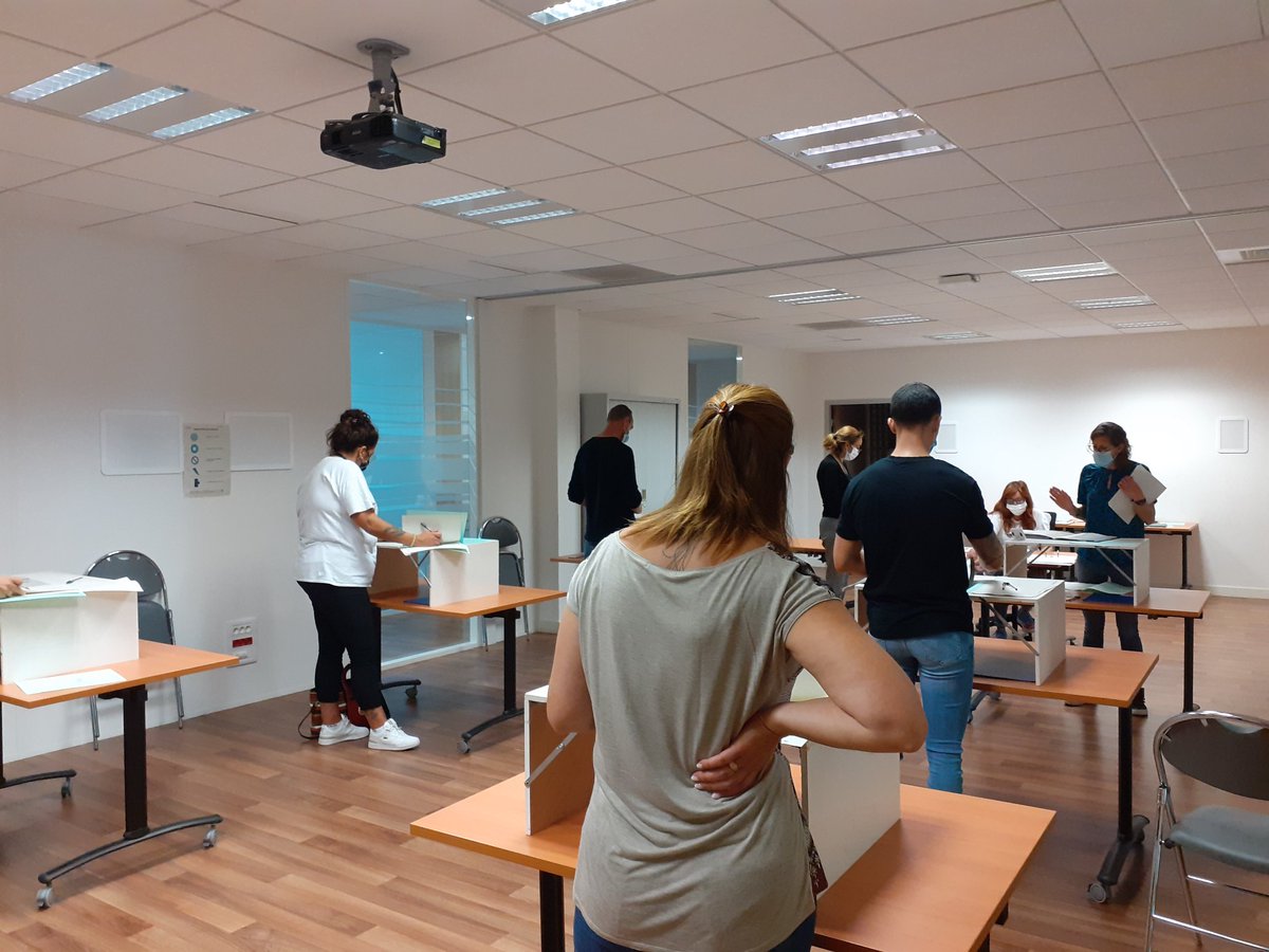 #AvecPoleEmploi, le <a href="/CHU_Lille/">CHU de Lille</a> recrute en nombre par la méthode de recrutement par simulation #MRS des Agents de service hospitalier et Agent de service intérieur.