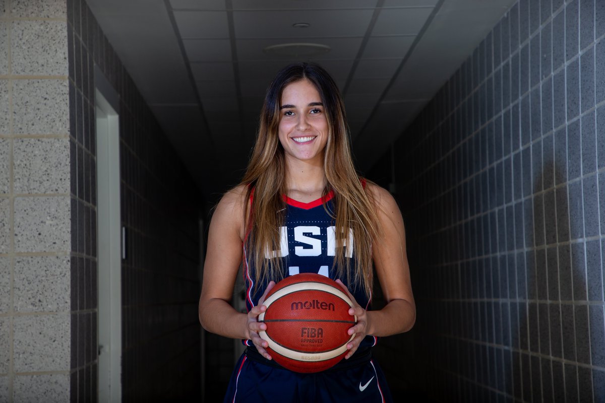 1x Gold Medalist 🥇

From Scarsdale, New York

🇺🇸 No. 14 Sonia Citron