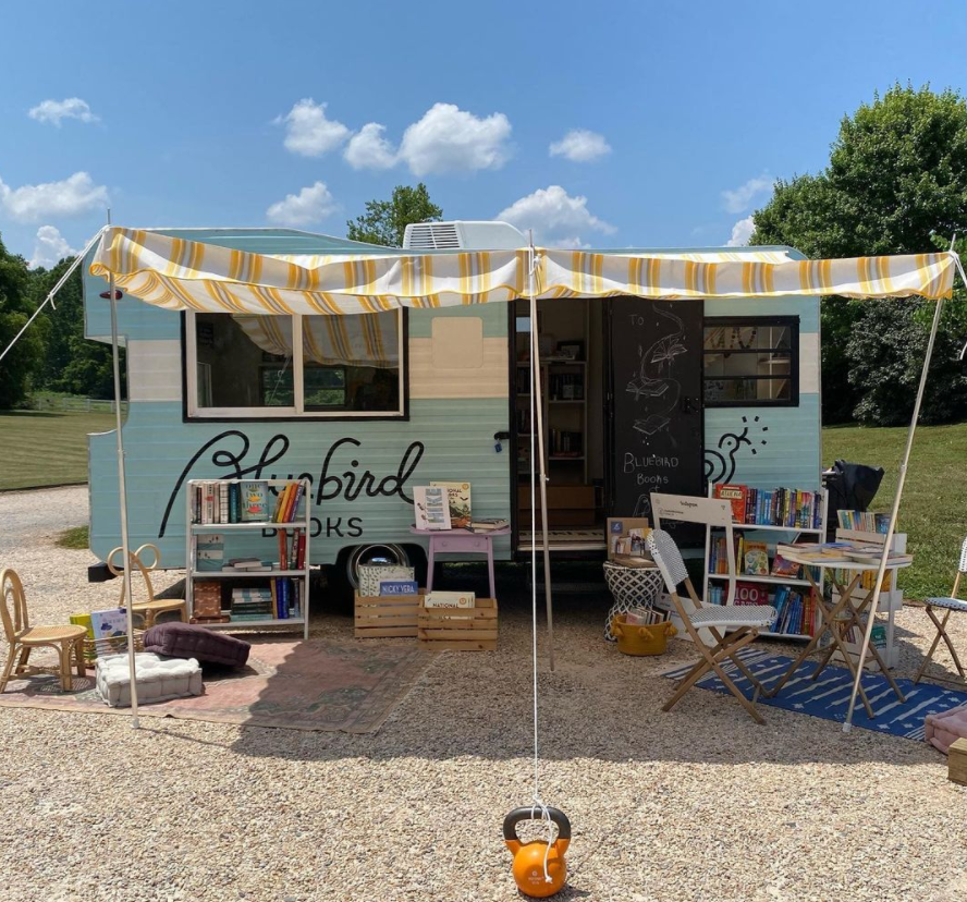 BBookstop's tweet image. Busy week for Bluebird!

Check us out at Mudhouse in Crozet:
Wed 3-5
Thurs 9:30-12
Fri 9:30-12
Sat 9:30-12

And for Trailer events!

Friday 4-9pm
Magpie Diner Harrisonburg

Saturday 12-6pm
The Brewing Tree
Afton, VA

Hope to see you all there! #BookTwitter #booktwt