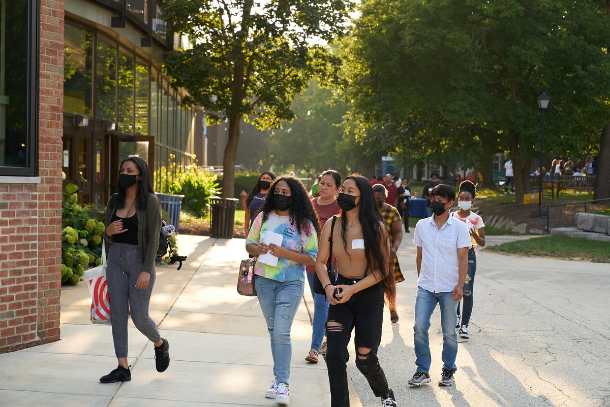 LaSalleUniv's tweet photo. Our newest Explorers and their families connected with current students and their peers last week at an in-person meet-and-greet event hosted by @LaSalle_Admiss. They toured campus and learned more about life at La Salle. #NewExplorer https://t.co/9RxyT8CsCm