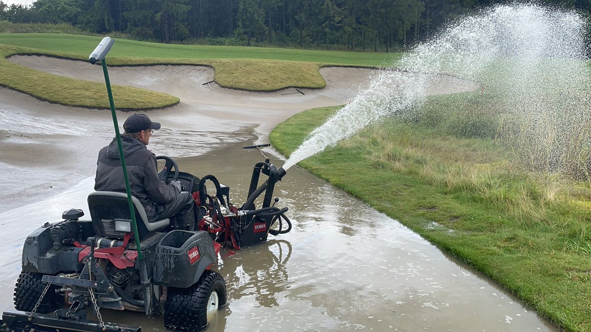 40mm a bit much for some of our bunkers, forgot how good this bunker pump is <a href="/ToroGolf/">Toro Golf</a> 👍
