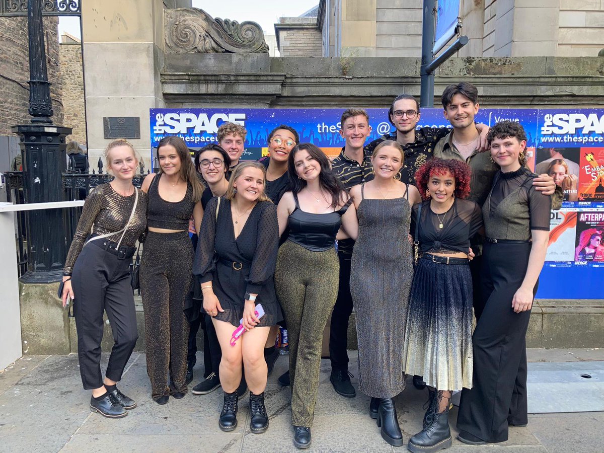 Bunch of sell-outs...
Incredible feeling to finish our first show of the festival after so long without a live performance ⭐

Catch us flyering on the mile today!
Tickets available here: tickets.edfringe.com/whats-on/bette…
#betternotkillthegroove #edinburghfringe
#bnktg