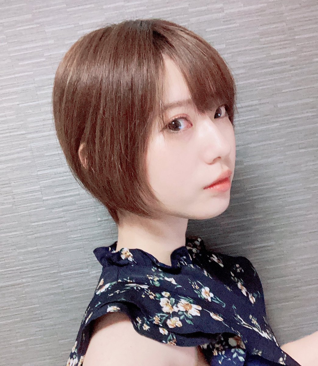 山田美鈴 最近色んな人に 掴みたい頭の形してる と言われます ショートヘアだと更に丸く掴みやすそうに見えますよね 山田美鈴 最近色んな人に 掴みたい頭の形してる と言われます ショートヘアだと更に丸く掴みやすそうに見えますよね