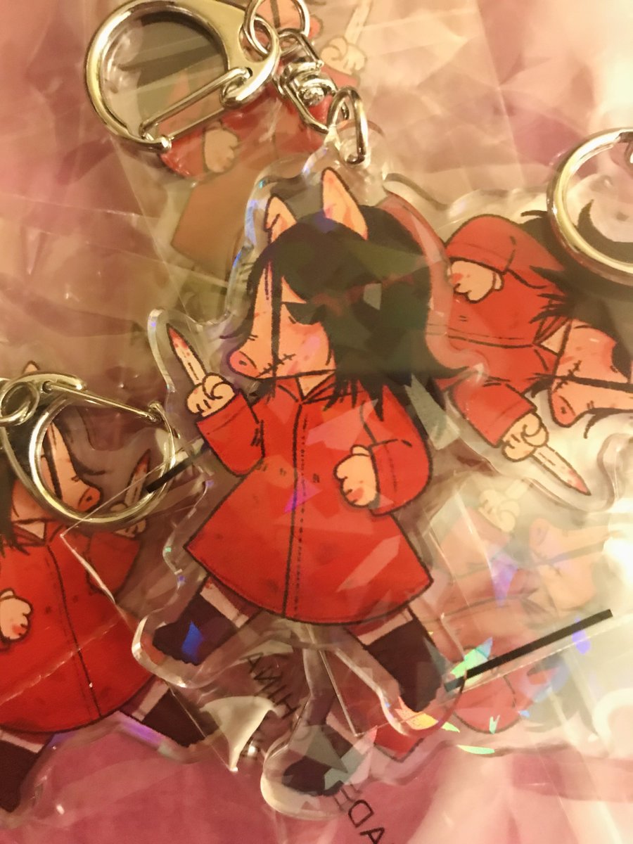 leoloric's tweet photo. 🐷She's here! Amanda Young/The Pig from #DeadbyDaylight and #Saw 🧩

A 2.5 inch charm with a holographic layer on one side. She has thin plastic layers on both sides that can be peeled off in order to display the full quality of the charm.

Buy her here! https://t.co/msBQ6xpfOf https://t.co/bJu7jtlNY3