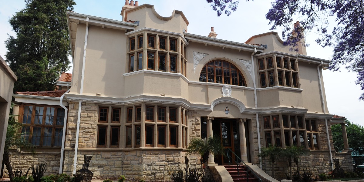 witsbschool's tweet photo. We are known for our teaching and academic excellence. Our PhD programme is the largest in #SouthAfrica and attracts doctoral candidates from all over #Africa.
Join us next year by signing up for one of our #AcademicProgrammes: https://t.co/P8i64QuROV
#WitsBusinessSchool #WBS https://t.co/pEBpIFuX5Z