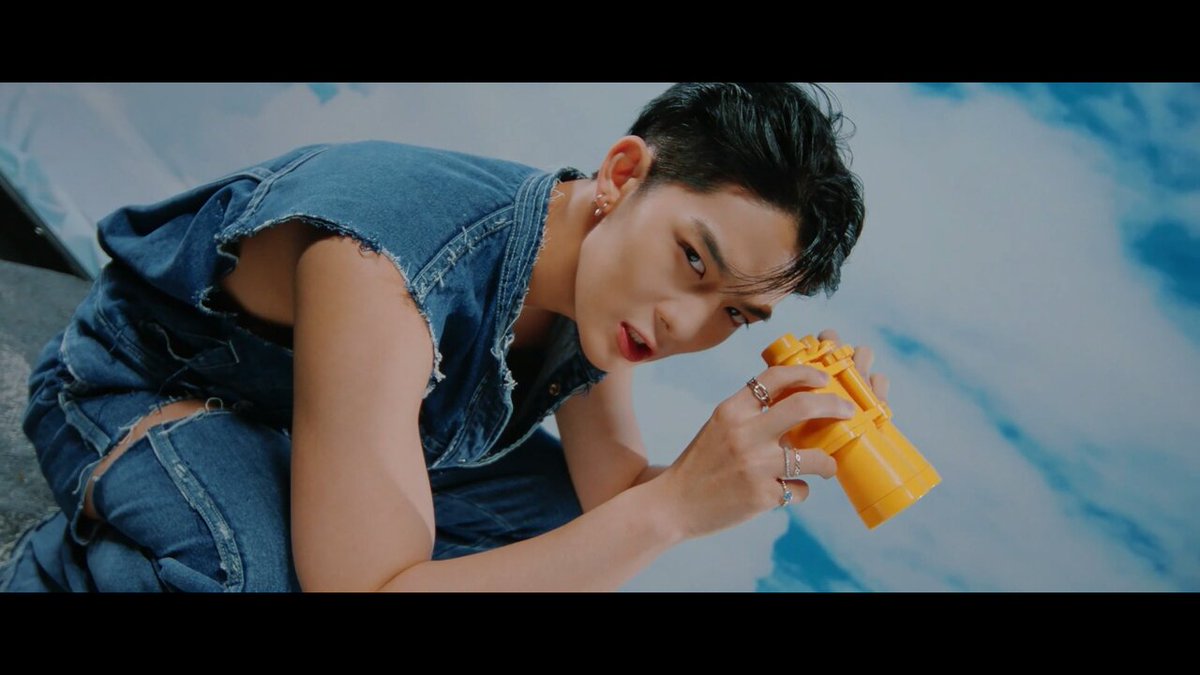 tangerinelov_'s tweet photo. Look at my son yorobun! So damn hawt 😭💗
#BAEJINYOUNG
#CIX만의_속도로_WAVE
#RideTheWaveWithCIX https://t.co/iBwntKSlJK