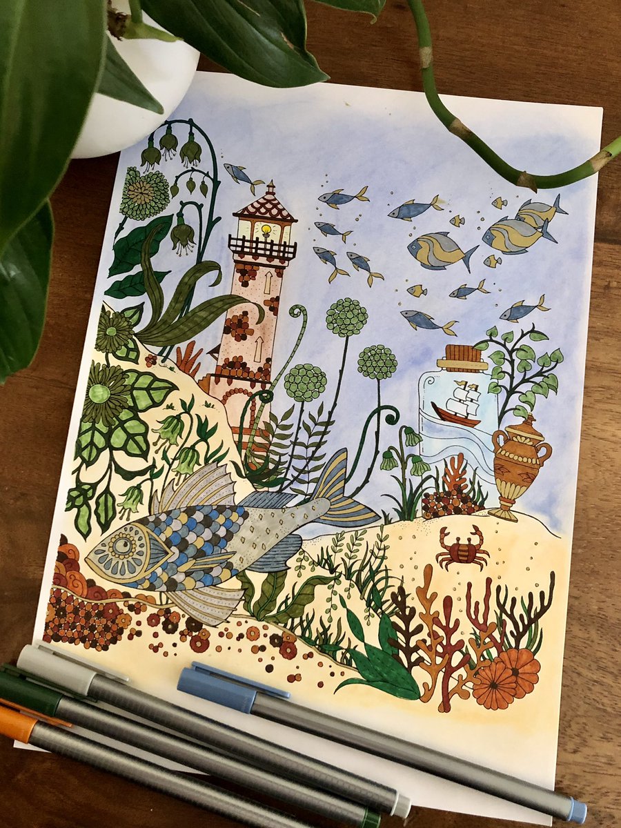An underwater sanctuary from Johanna Basford’s Mini Colouring Book, Flourish. I used Staedtler Triplus Fineliners, Vintage Conté à Paris Carrés Decor Sketching Pastels and a Gold Gel Pen.