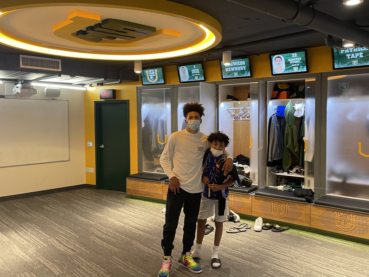 EsyahPippa's tweet photo. Had a great unofficial visit to @USFDonsMBB today! Really appreciate the tour and the love @coach_plank @CoachToddGolden 🤟🏽
#USF #TheBay #Dons https://t.co/MMkWEouhah