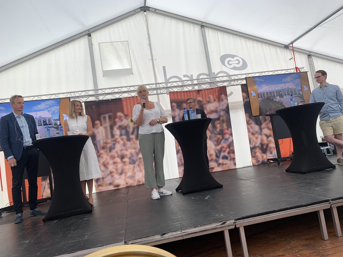 Secure Practice (@securepractice) on Twitter photo Debatt på #Arendalsuka nå: «Personvernet slår tilbake», med @bjornerikthon <a href="/martingund/">Martin Gundersen</a> NIM og NUPI. Livestream:
arendalsuka.no/live/samfunnst… Debatt på #Arendalsuka nå: «Personvernet slår tilbake», med @bjornerikthon <a href="/martingund/">Martin Gundersen</a> NIM og NUPI. Livestream:
arendalsuka.no/live/samfunnst…