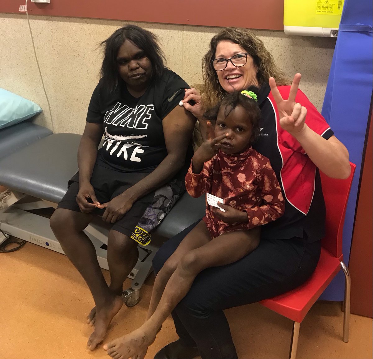 SarahNavin's tweet photo. Let's hear it for the @RoyalFlyingDoc 👏✈️
Aeromedical teams have completed over 13,000 vaccinations, with another 50,000 to go. 2,500 in NSW so far. Reaching our most remote communities - including Dubbo, Walgett and Bourke. Heroes of the sky - tonight @prime7tv. @GardinerFergus https://t.co/sANQcoRWMN