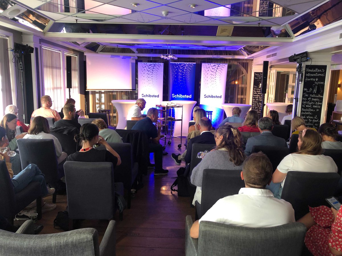 SchibstedGroup's tweet image. Vi er i gang med vårt event på #Arendalsuka! Konsernsjef Kristin Skogen Lund ønsker straks velkommen og Trine Eilertsen, sjefredaktør i @Aftenposten , introduserer første panel og gir oss en debrief etter partilederdebatten schibsted.com/arendalsuka-20… @skogenlund @TrineEilertsen