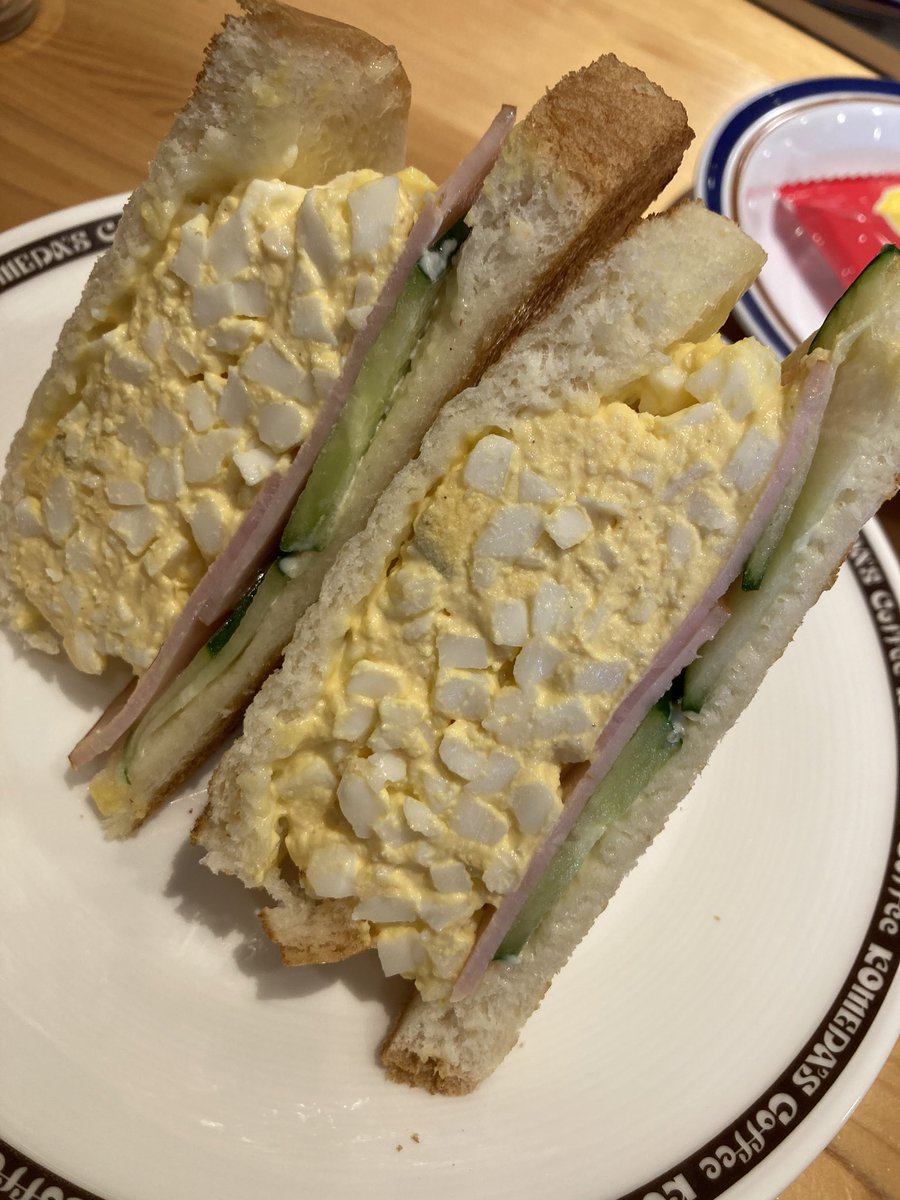 あまりにも酷い 名前 写真詐欺にあった 玉子サンドを頼んだら あの極悪店がまたやらかした エッグい量ですね Togetter