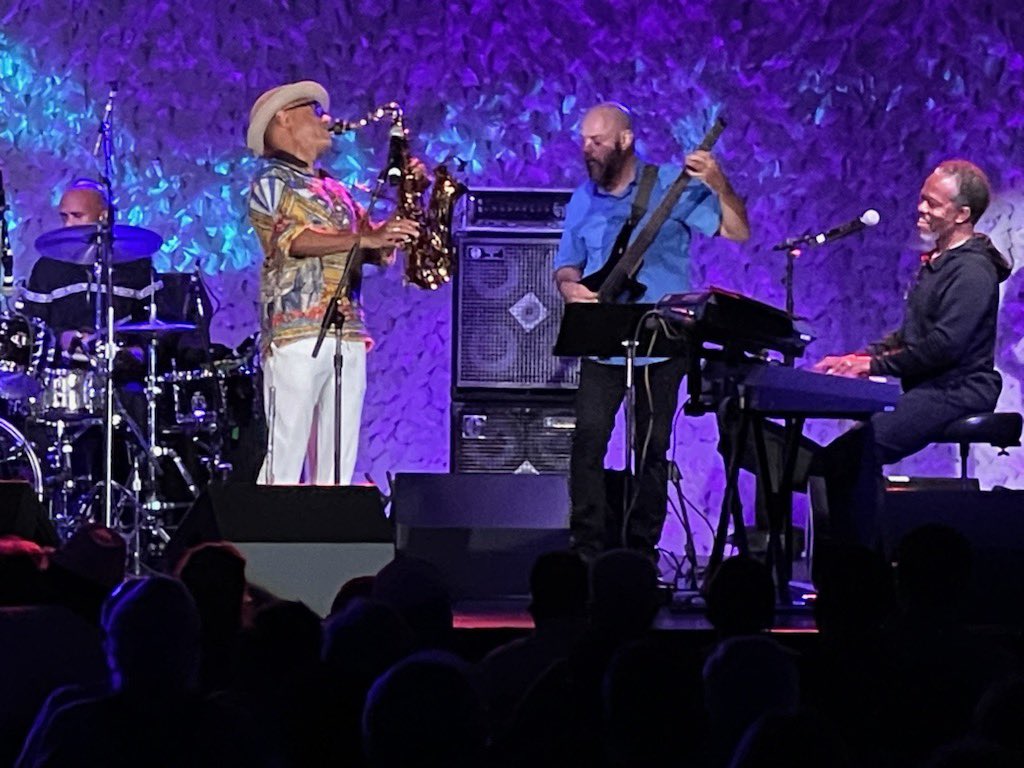 keikomatsui's tweet photo. Thank you for joining us at #berksjazzfest 
#kirkwhalum #keikomatsui 
It was so special to dedicate ✨🙏
On Drums #MarcusFinnie
 On Bass #RicoBelled 
On Guitar&amp;Vo #AndreaLisa 
On Guitar #JPMourao 
On Keyboard&amp;Vo,MD 
#JohnStoddart 
Sound Engineer&amp;TM #PhilipMonor  
#humanité #echo https://t.co/gjHaEJ6Zpq