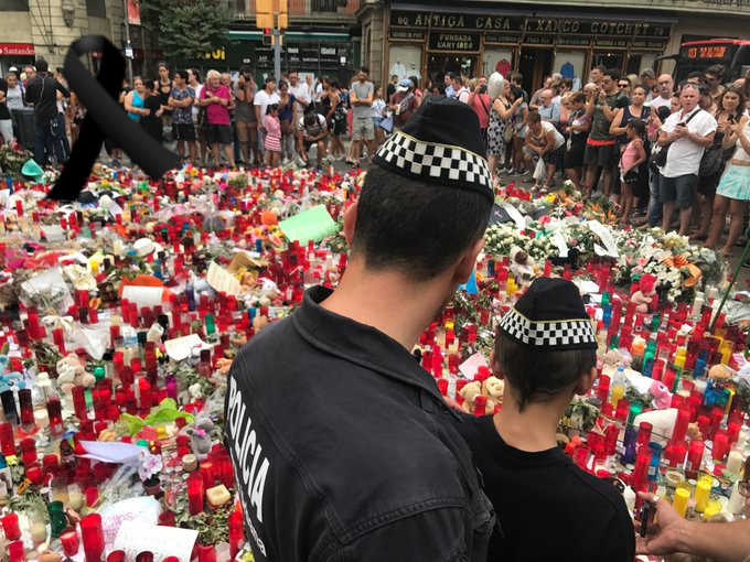 #BondiaBCN. Avui fa quatre anys, no ho oblidarem mai. 
Les víctimes, familiars i amics sempre estaran en el nostre cor.💙

#estimemBCN