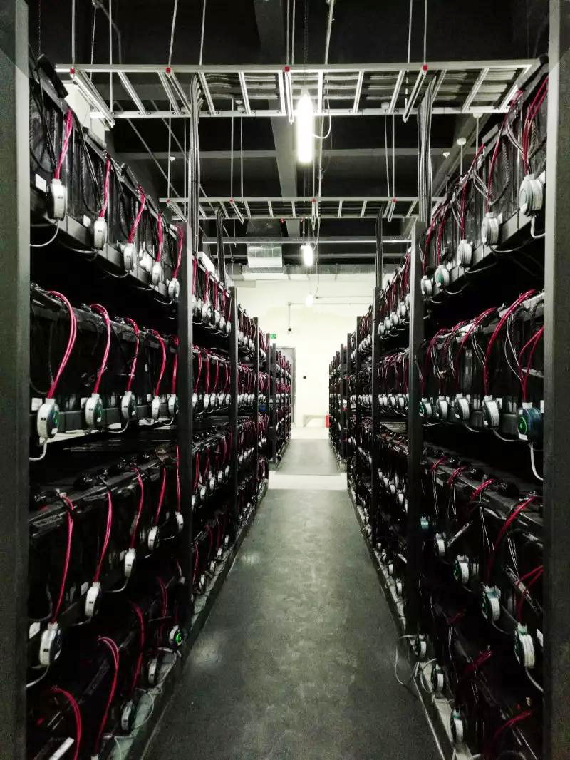 LinTilley's tweet photo. DFUN #OnlineBatteryMonitoringSystem was installed about 4000 vlra batteries in TaiHeQiao IDC data center in Beijing, to monitor battery internal resistance, voltage, charge and discharge current, internal temperature, SOC, SOH and to realize intelligent remote online monitoring. https://t.co/Met2bpQS7V